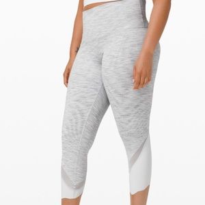 Wunder Under Crop High Rise Scallop Leggings
